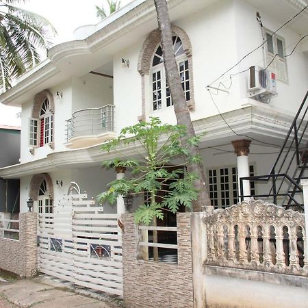 Jj'S White House Hotel Thrissur Kültér fotó