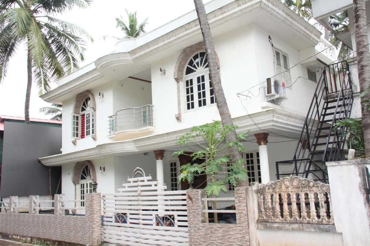 Jj'S White House Hotel Thrissur Kültér fotó